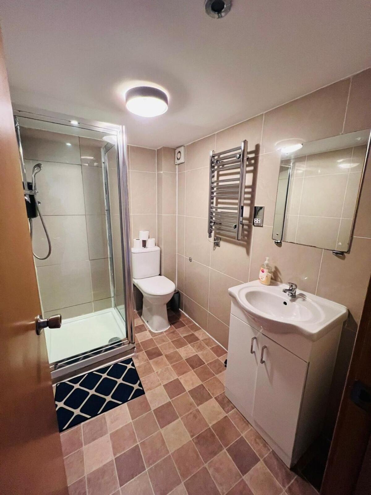شقة F101-First Floor Flat Fits 3 Near Hyde Park لندن المظهر الخارجي الصورة
